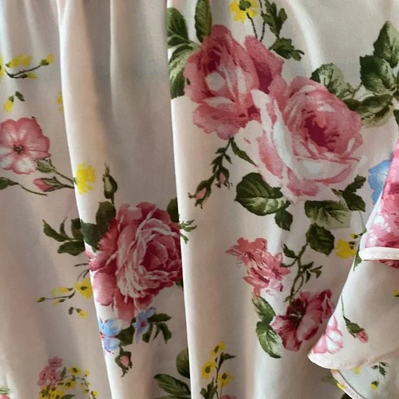 Mock Neck Blouse - Picture 4 of 7